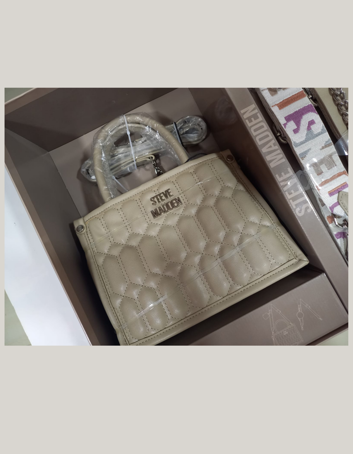Estuche Cartera Steve Madden color Nude con Monederos