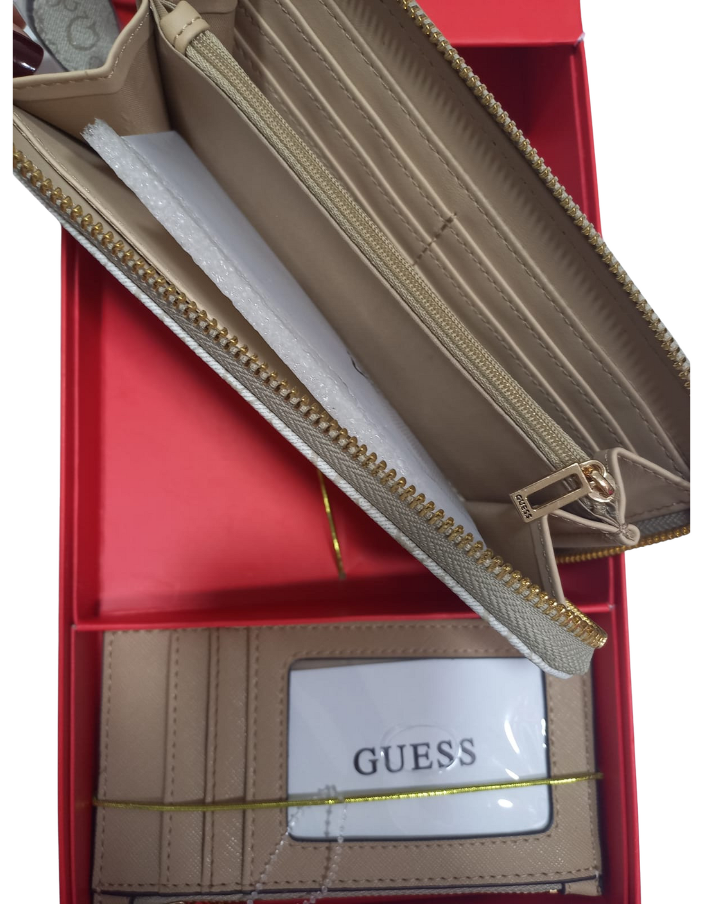 Estuche Billetera Guess con Porta documentos para Mujer