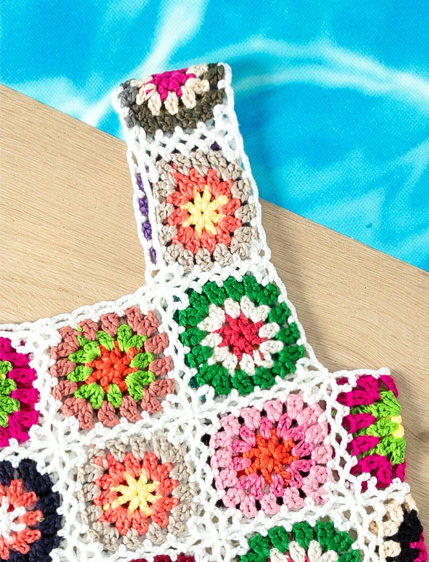 Crop Top tejido en macrame en colores para jovencitas