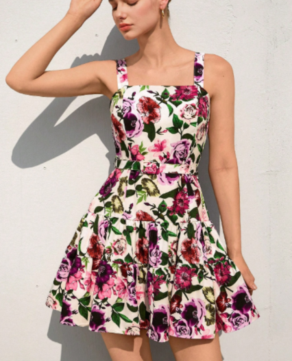 Vestido camisero con volantes y estampado floral delicado que realza la cintura para mujer