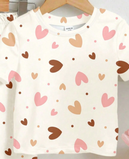 Pijama corazones para niña manga corta y pantalon largo