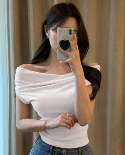 Blusa Blanca Elegante con Hombros Caídos y Escote Cruzado para mujer