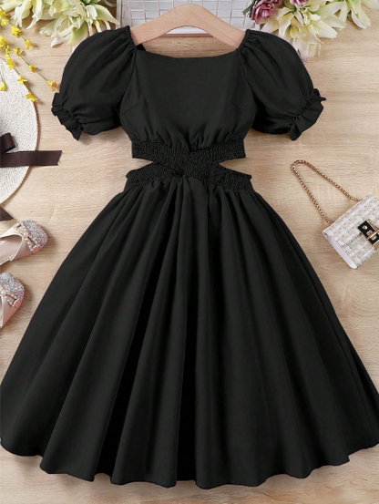 Vestido de verano para adolescente con cuello cuadrado de unicolor, mangas cortas abullonadas, cintura con calado y perfecto para unas vacaciones