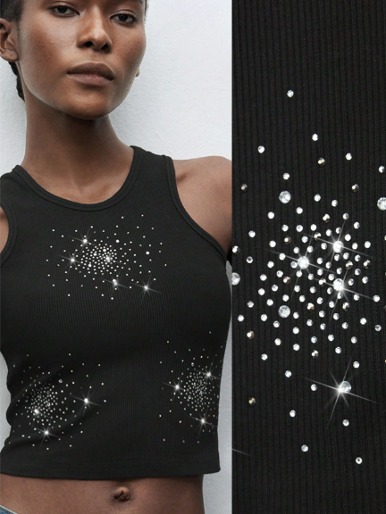 Camiseta de mujer con ajuste de cintura y decoración de brillantes de rhinestone negros, estilo urbano elegante