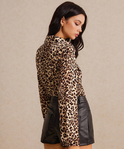Camisa Manga Larga con detalles de Solapa estampado Animal Print para mujer