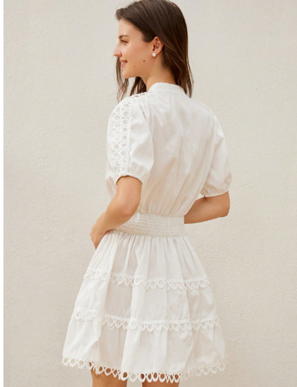 Vestido corto de verano para mujer con cuello en V, encaje floral y mangas cortas