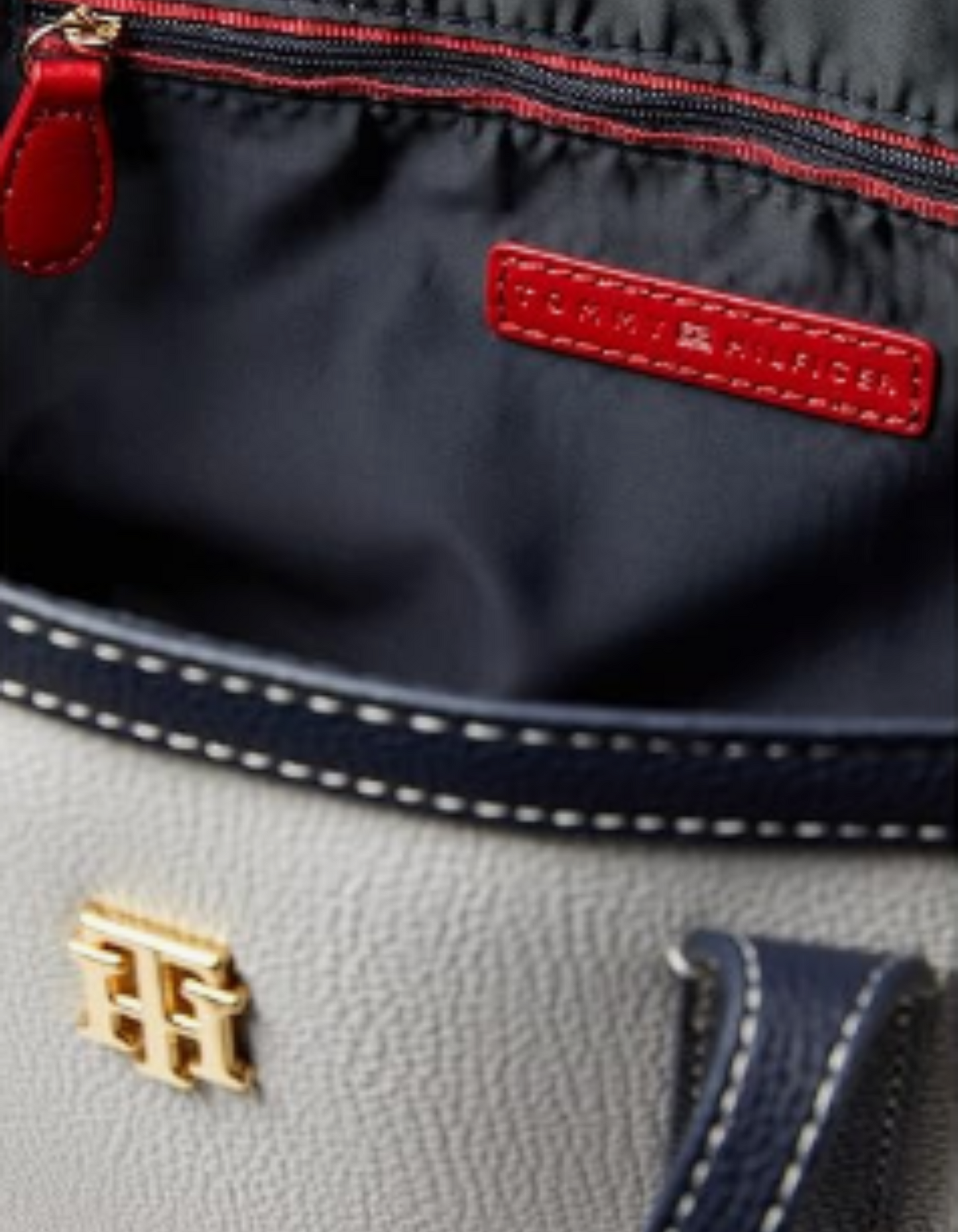 Cartera Tommy Hilfiger Liv II Marron Tommy Navy Blanca