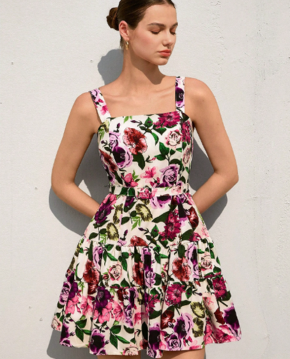 Vestido camisero con volantes y estampado floral delicado que realza la cintura para mujer
