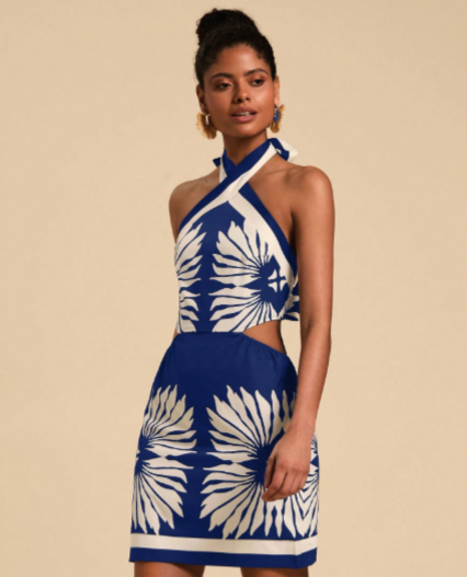 Vestido corto casual de mujer con escote halter, espalda descubierta y corte en la cintura con diseño floral
