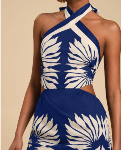 Vestido corto casual de mujer con escote halter, espalda descubierta y corte en la cintura con diseño floral