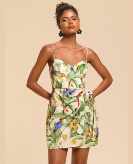 Vestido mini de verano con efecto envolvente y estampado tropical con lazada