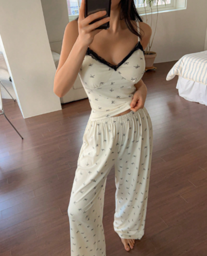 Conjunto de Pijama en Algondón para mujerde tiras estampado lazitos