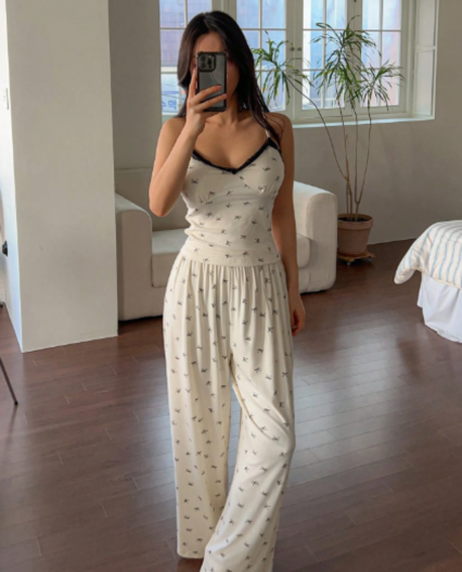 Conjunto de Pijama en Algondón para mujerde tiras estampado lazitos