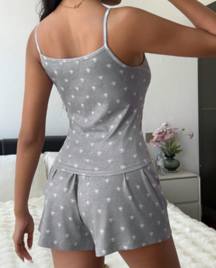 Pijama Corta de Mujer Estampado Floral Minimalista con Botones Decorativos