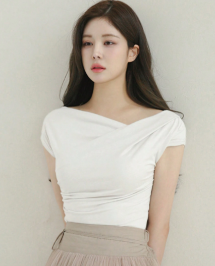 Blusa blanca Elegante con Hombros Caídos y Escote Cruzado para mujer