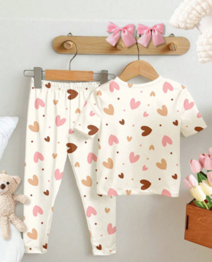 Pijama corazones para niña manga corta y pantalon largo