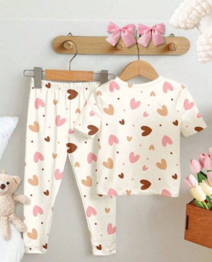 Pijama corazones para niña manga corta y pantalon largo