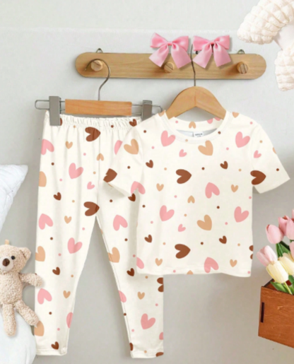 Pijama corazones para niña manga corta y pantalon largo