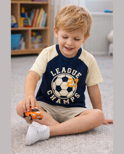 Camiseta estampada league champs para niños